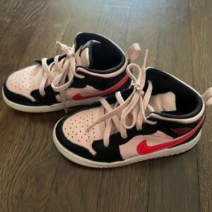 Toddler Jordan 1 Mid
Atmosphere (TD)